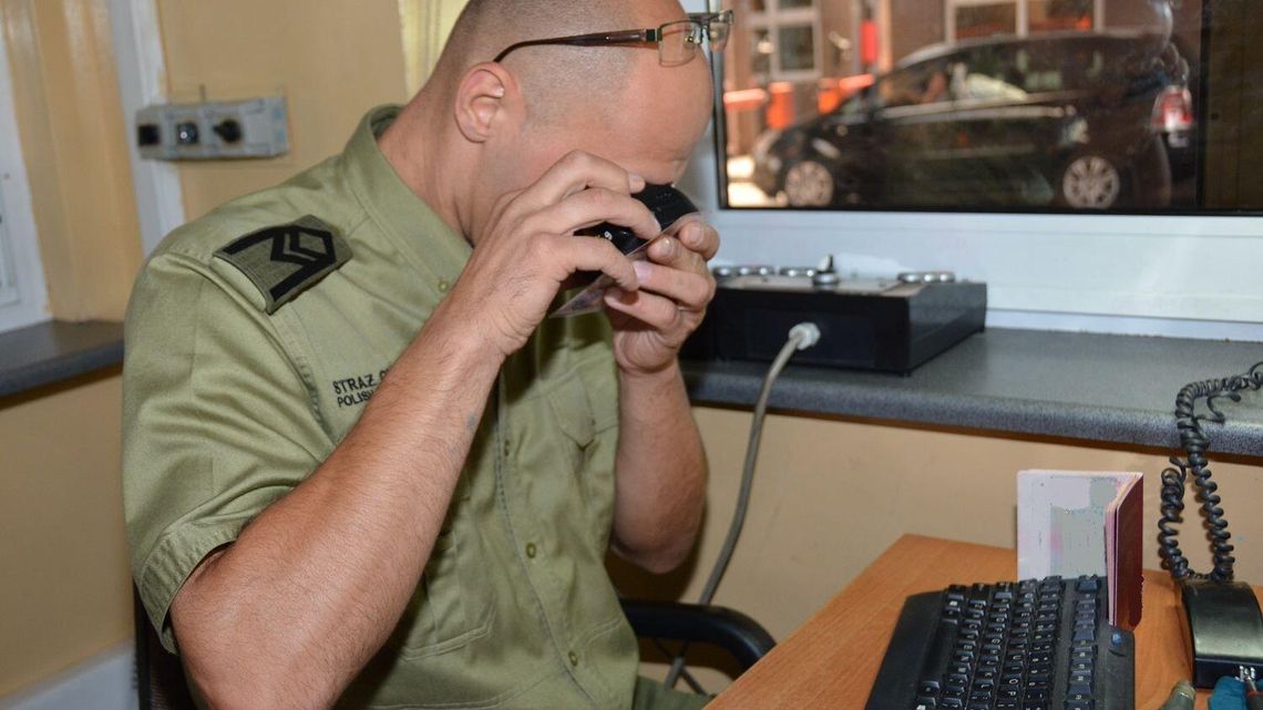 Wpadka na granicy. Fałszywe stemple z kontroli w paszporcie