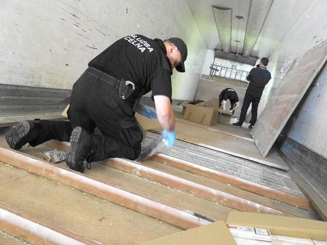 Wpadka na granicy z papierosami Mińsk. Wartość: 380 tys. zł