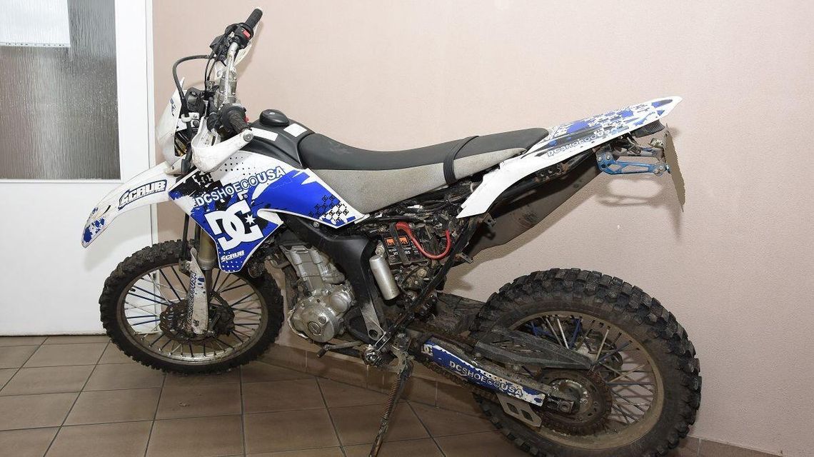 Wpadł na granicy z motocyklem. Będzie się musiał tłumaczyć Wpadł na granicy z motocyklem. Będzie się musiał tłumaczyć