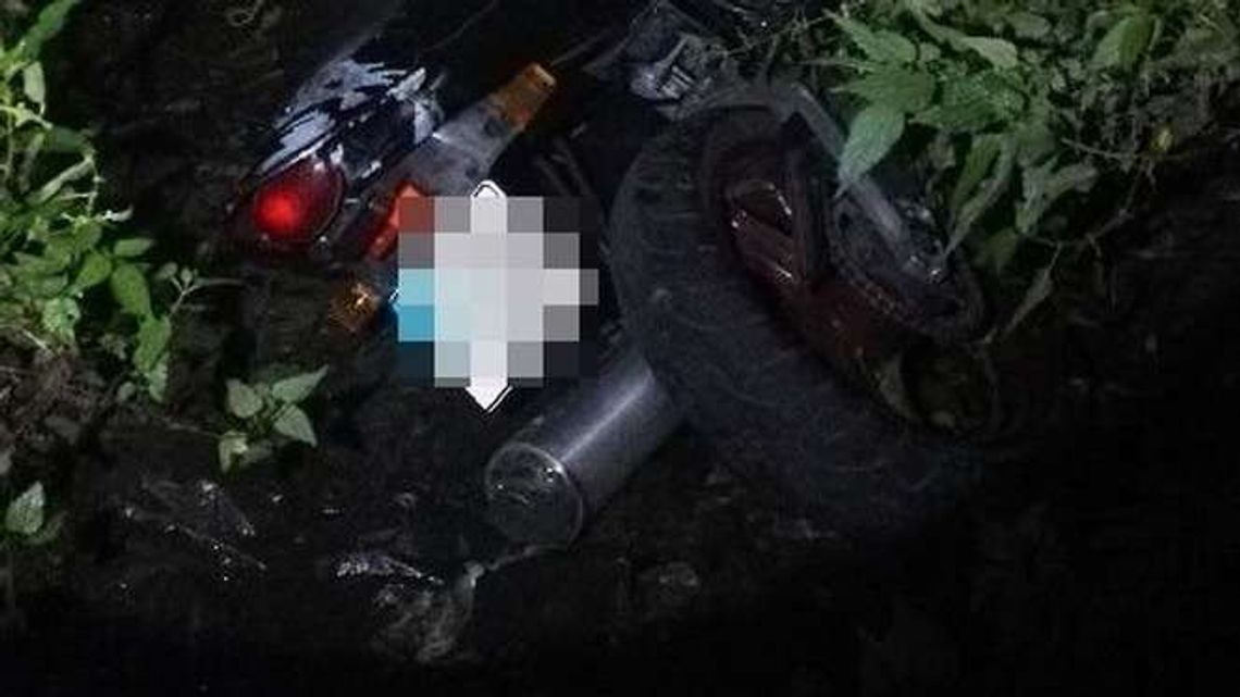 Wpadli motocyklem do rzeki. Poważne obrażenia 15-latka