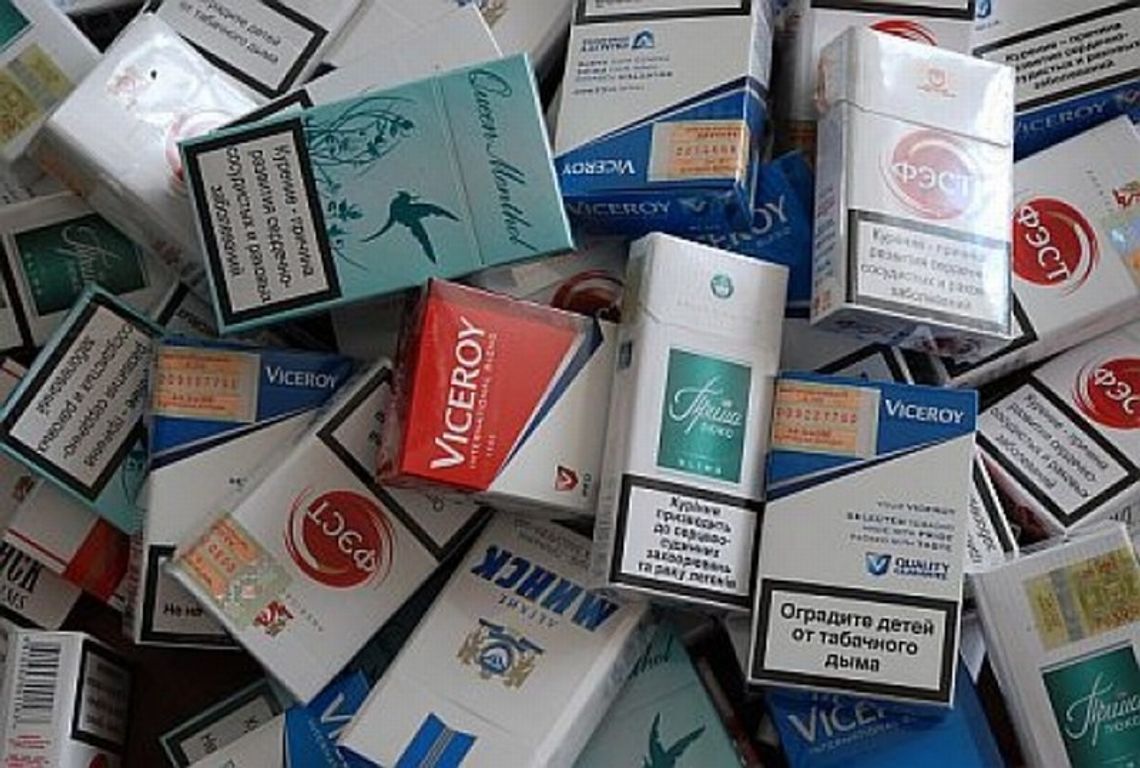 Wpadli z lewymi papierosami, bo mieli kolizję