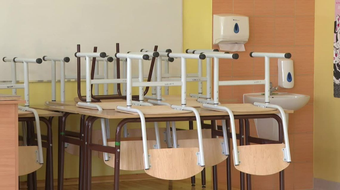 Wraca szkoła po staremu. Matura nadal tylko pisemna, egzamin dla ósmoklasistów w maju