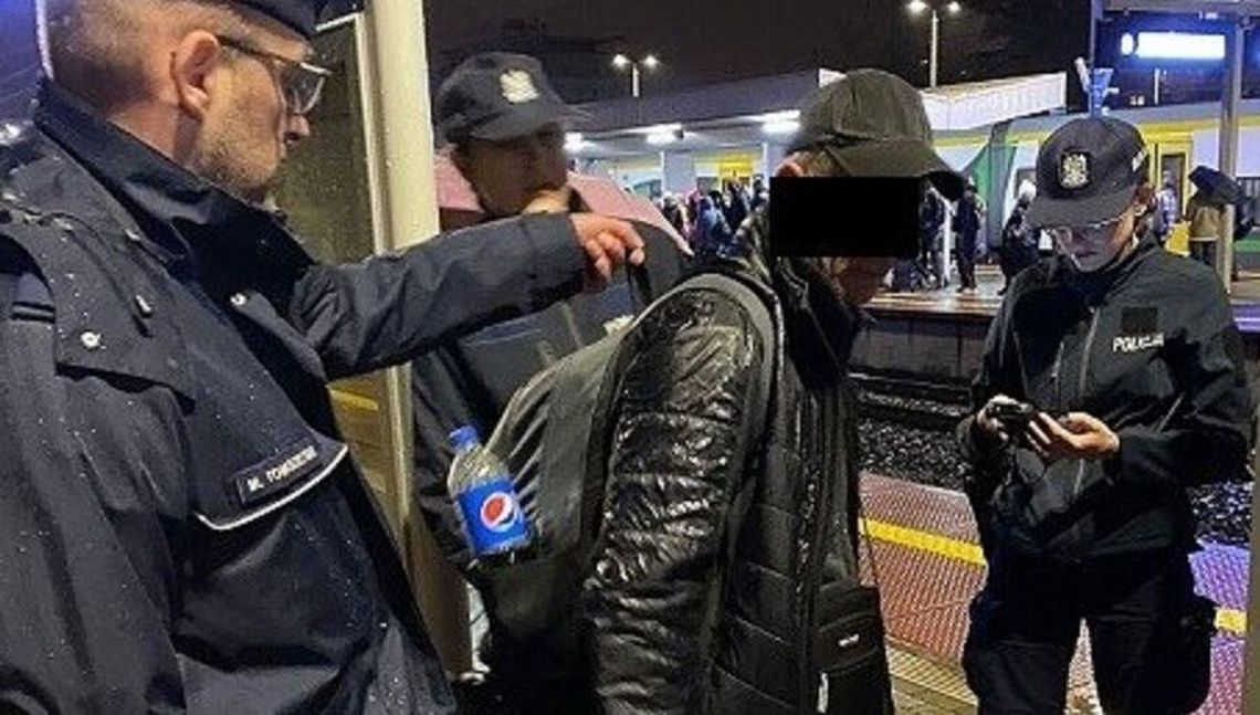 Wracając z kursu dla policjantów zajmujących się poszukiwaniami zatrzymał... poszukiwanego Wracając z kursu dla policjantów zajmujących się poszukiwaniami zatrzymał... poszukiwanego