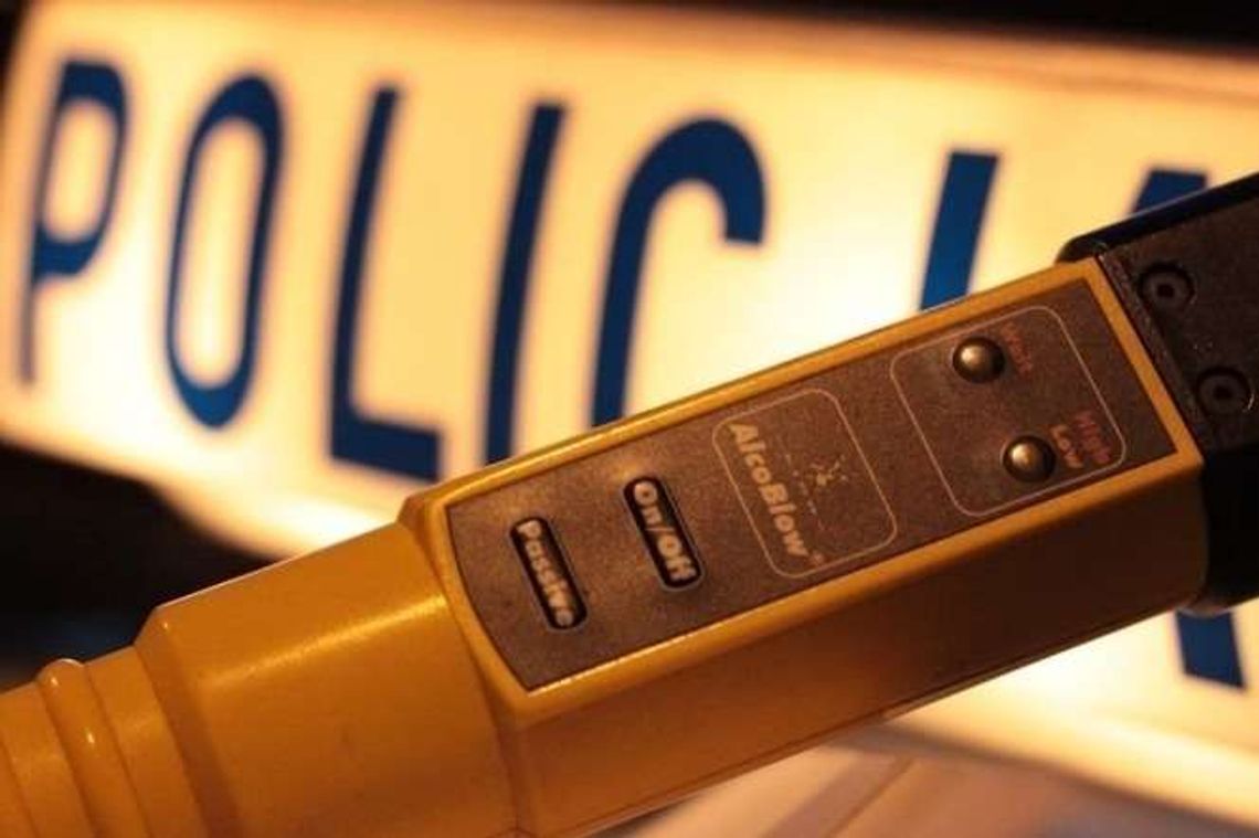 Wracali z dyskoteki, dachowali. Jeden miał 2,9 promila, drugi odmówił badania