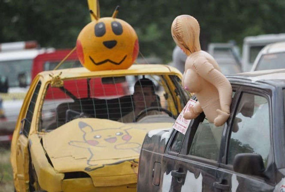 Wrak Atak 2015: Wyścigi wraków też w niedzielę (zdjęcia, wideo) Wrak Atak 2015: Wyścigi wraków też w niedzielę (zdjęcia, wideo)