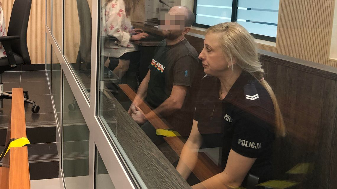 Wrócił z rodziną z restauracji, a potem podpalił punkt szczepień. "Chciałem zrobić fajerwerki na znak protestu"