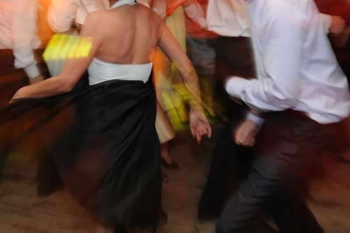 Wściekł się na weselu, zaatakował samochody Wściekł się na weselu, zaatakował samochody