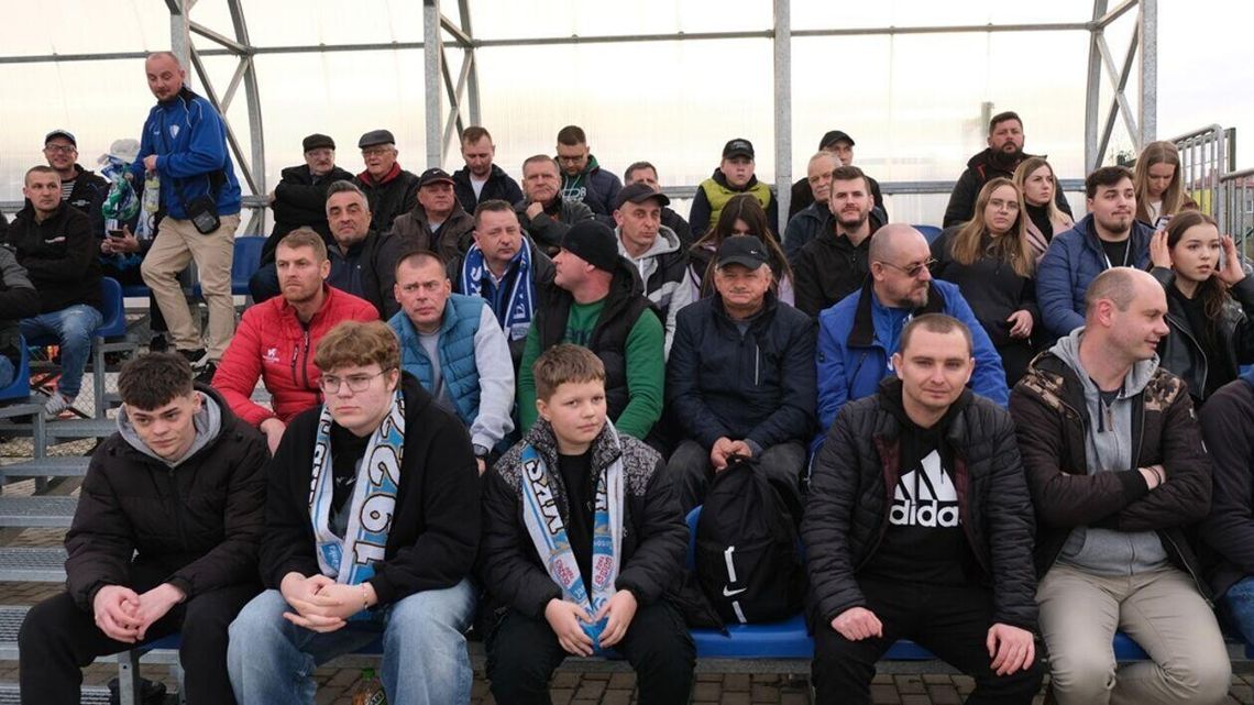 Wsparcie z trybun nie pomogło, Janowianka przegrała w Lubartowie [zdjęcia kibiców]