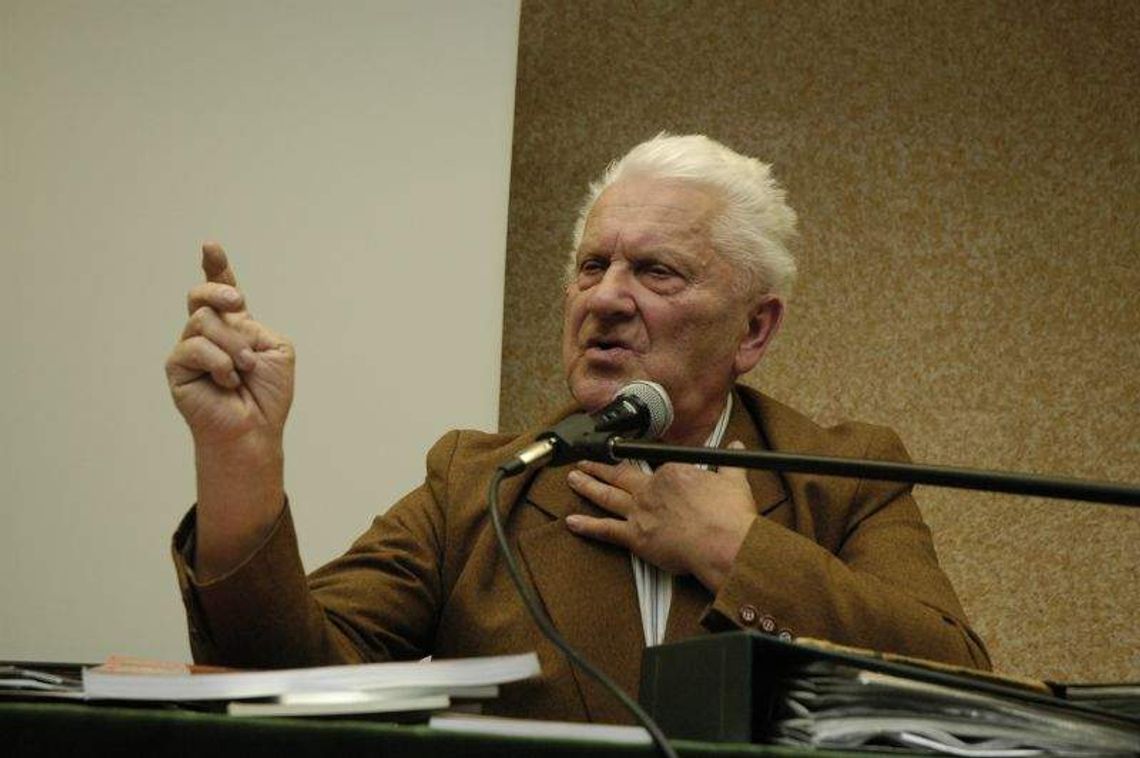 Wspomnienie o Lucjanie Świetlickim Wspomnienie o Lucjanie Świetlickim