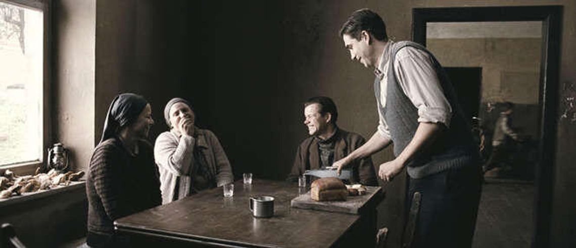 Wstrząsający obraz powojennej miłości w Teatrze Starym. "Róża" Wojciecha Smarzowskiego