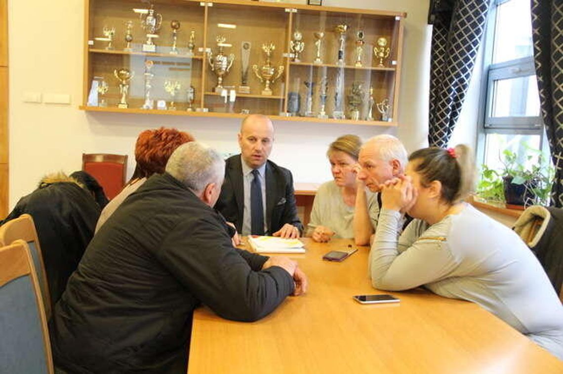 "Wstydzimy się tam mieszkać". Mieszkańcy Olszowej dopominają się o "normalność"