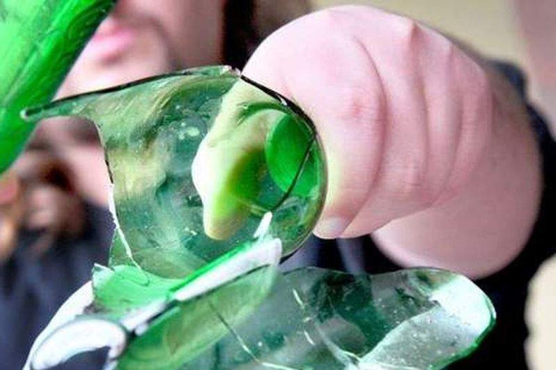 Wszedł do sklepu z "tulipanem". Zabrał pieniądze