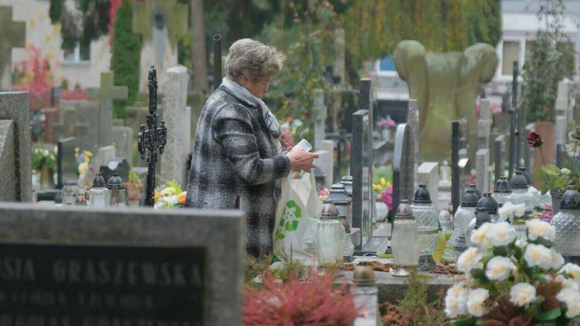 Wszystkich Świętych. Grób można odnaleźć również przez internet 