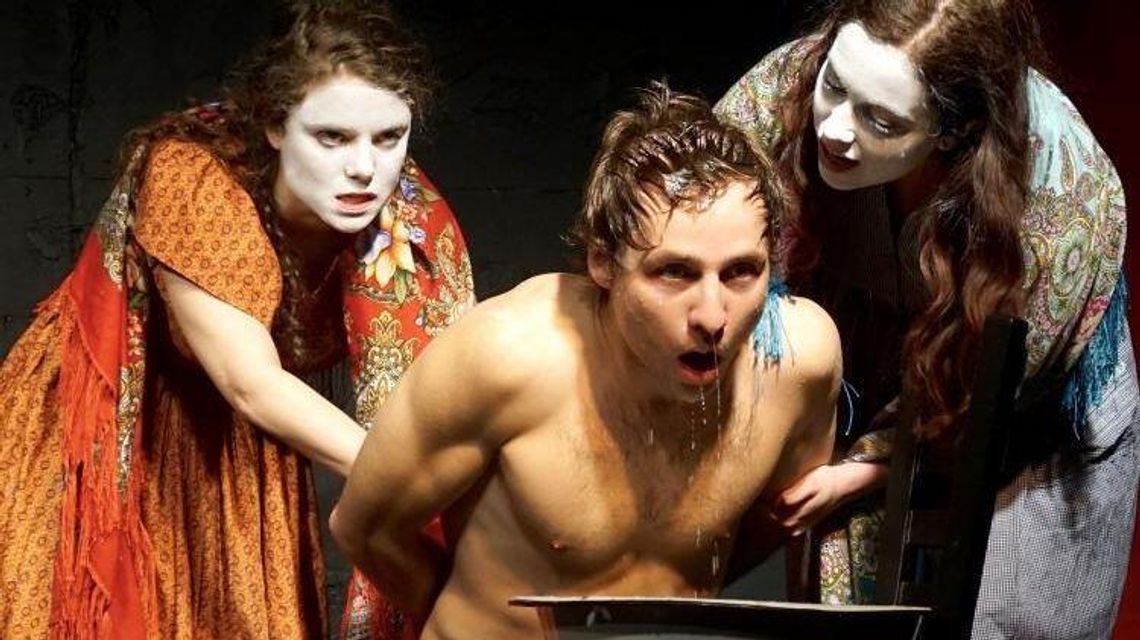 „Wszystkie drogi prowadzą na Dworzec Kurski”. Recenzja spektaklu „Wszystkie drogi prowadzą na Dworzec Kurski”. Recenzja spektaklu