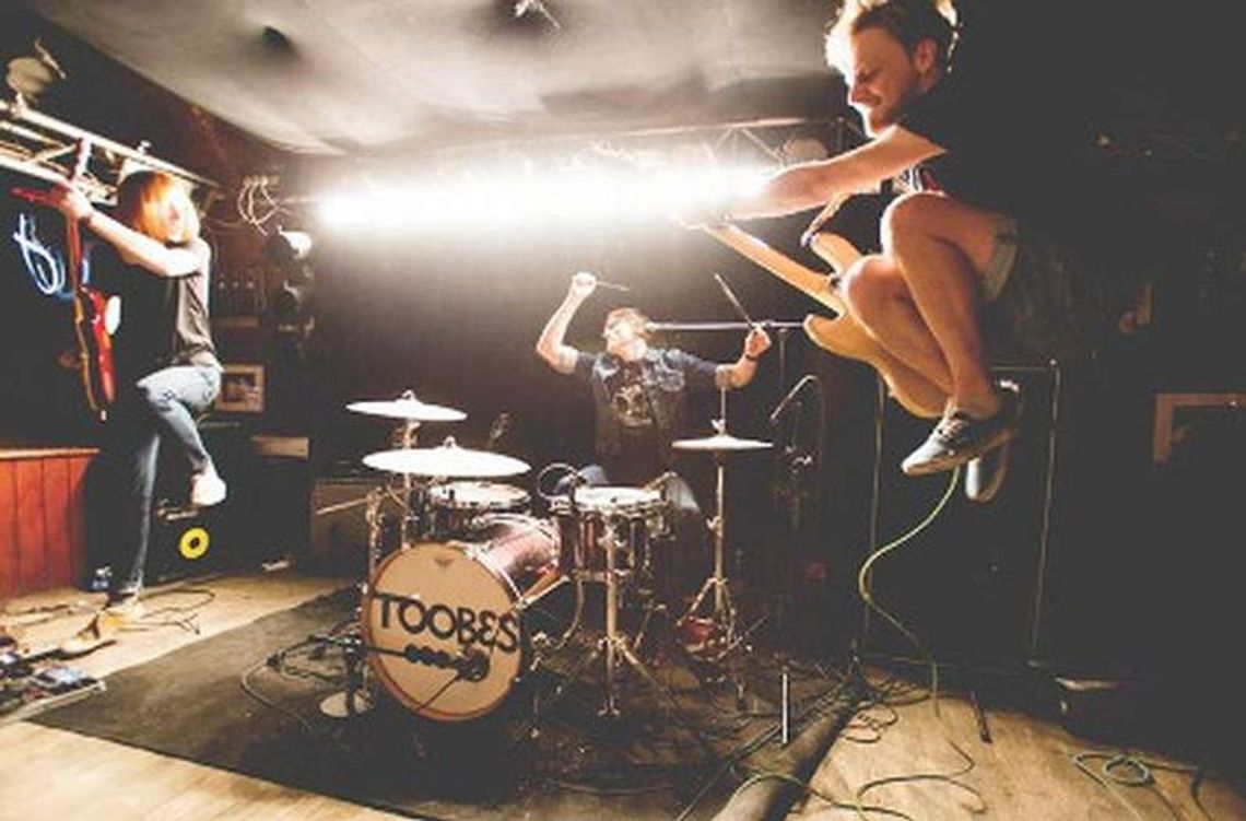 Wszystkie Strony Świata: The Toobes, Madvision i Młoda Polska Filharmonia