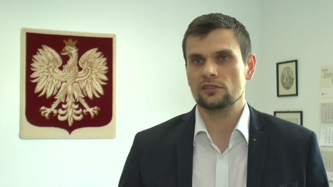 Wybory 2019: Pijany przewodniczący komisji wyborczej w Olsztynie Wybory 2019: Pijany przewodniczący komisji wyborczej w Olsztynie