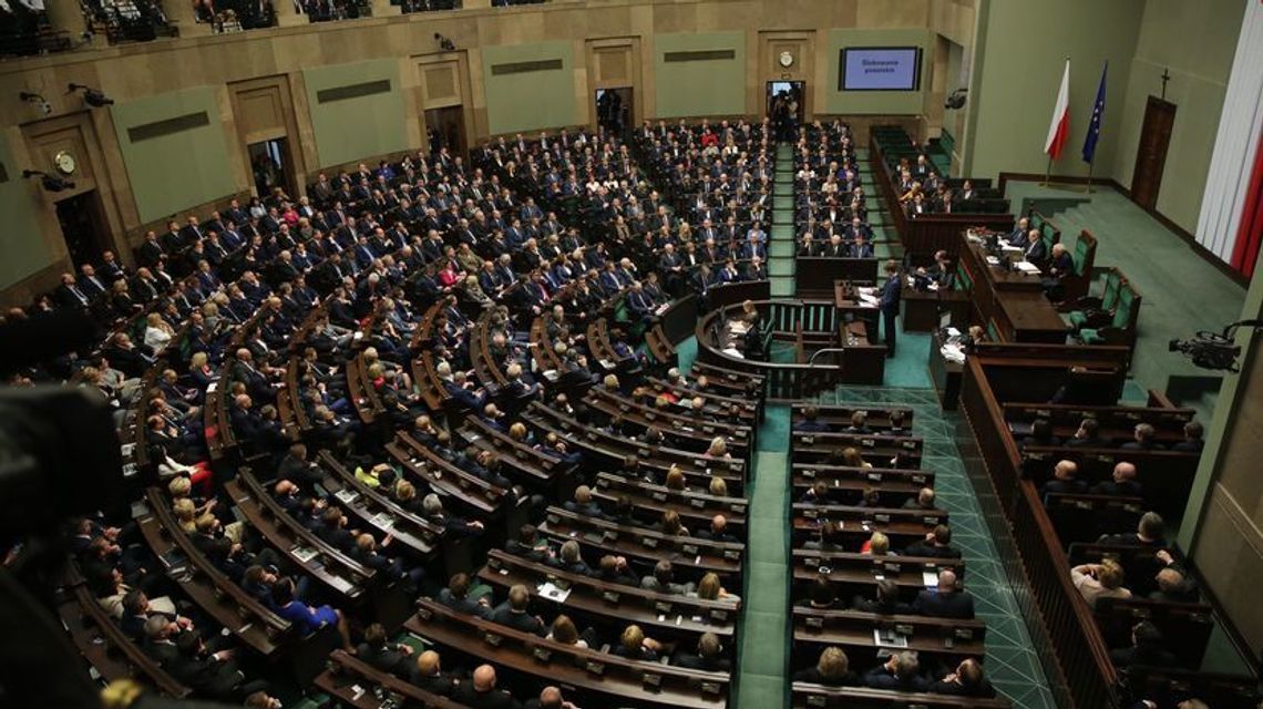 Wybory 2019: PiS z dużą przewagą nad resztą partii. Nowy sondaż IBRiS Wybory 2019: PiS z dużą przewagą nad resztą partii. Nowy sondaż IBRiS