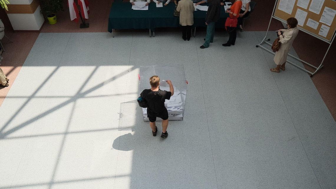 Wybory 2020. Rekordowa mobilizacja Polaków za granicą. Głosować chce niemal 380 tys. osób