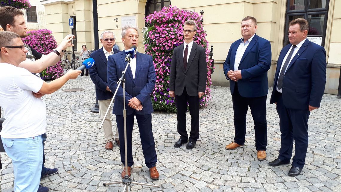 Wybory 2020. Zwolennicy Andrzeja Dudy mówili o polskiej gospodarce i rolnictwie