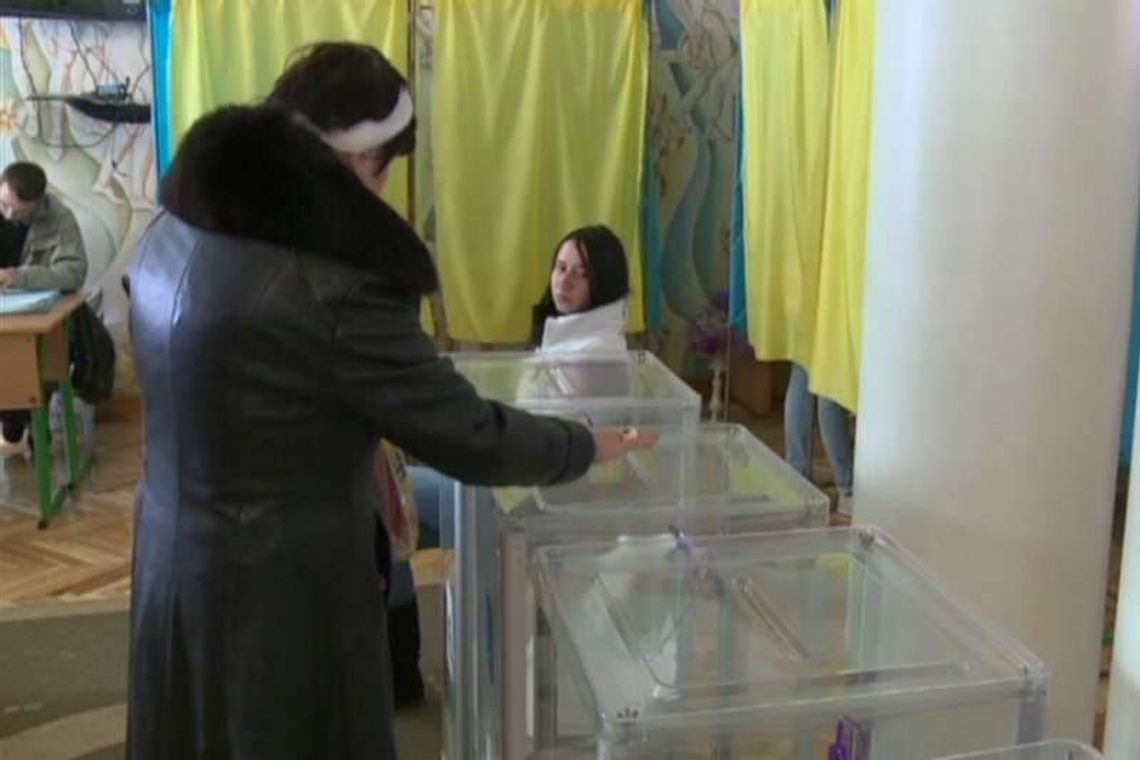 Wybory na Ukrainie. Według sondaży wygrał Blok Petra Poroszenki
