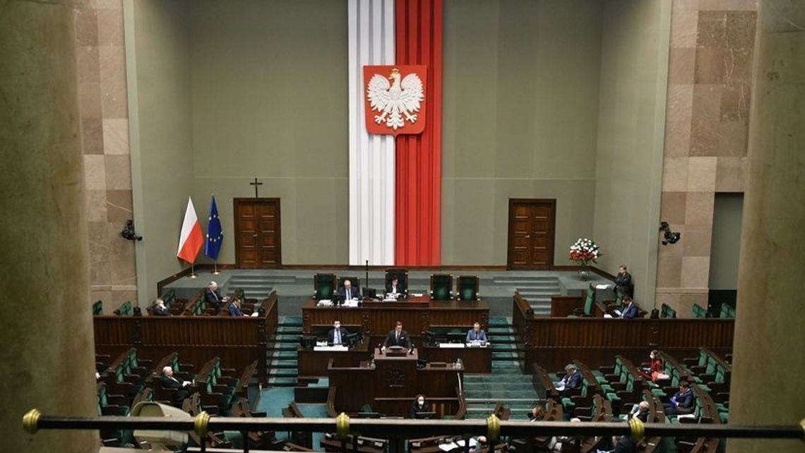 Wybory parlamentarne. PiS z największym poparciem. Kto jeszcze dostałby się do Sejmu?