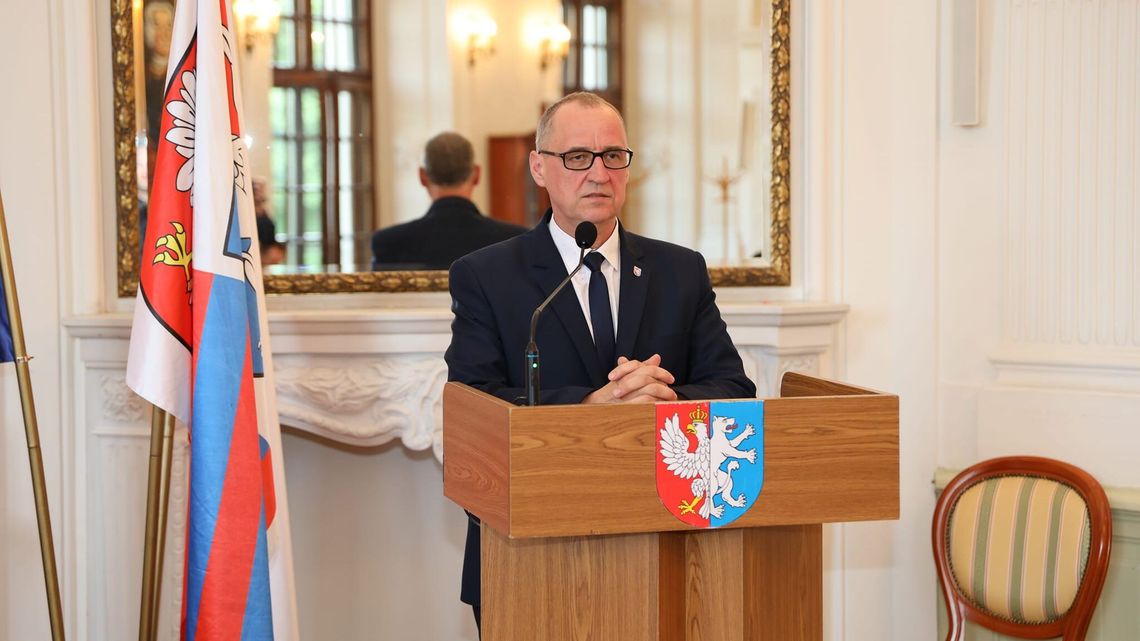 Wybrali zarząd powiatu. "Starosta nowy, ale problemy te same"