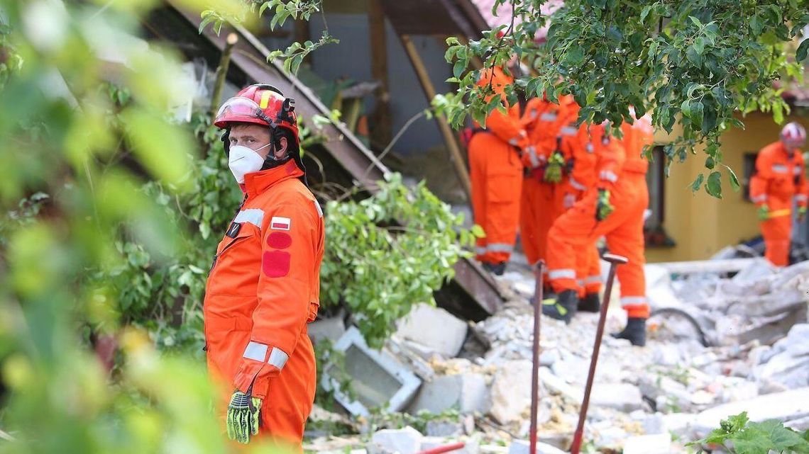 Wybuch gazu w Chodlu. Strażacy szukają dwóch osób w gruzowisku