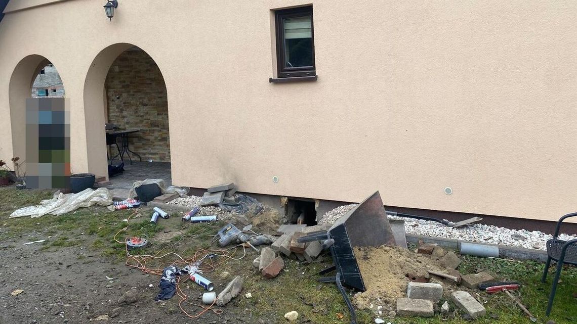 Wybuchowy finał remontu. Mężczyźni w ciężkim stanie 