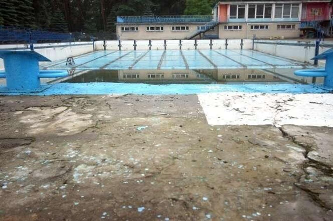 Wyburzą baseny w Świdniku. Gruz utwardzi ulice. Co zbudują na ich miejscu?