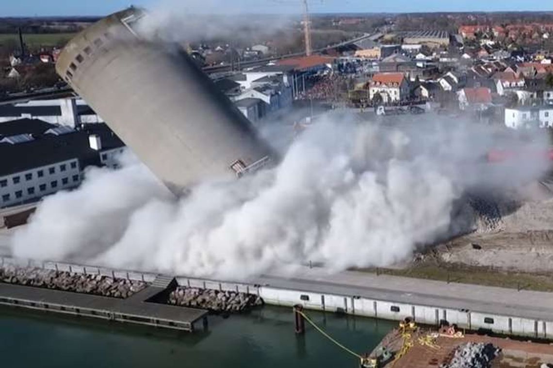 Wyburzanie silosu poszło nie tak. Duże zniszczenia [wideo]
