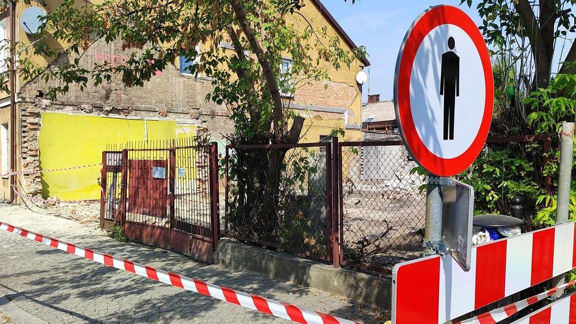 Wyburzyli kamienicę. Będzie parking przy babskim rynku Wyburzyli kamienicę. Będzie parking przy babskim rynku