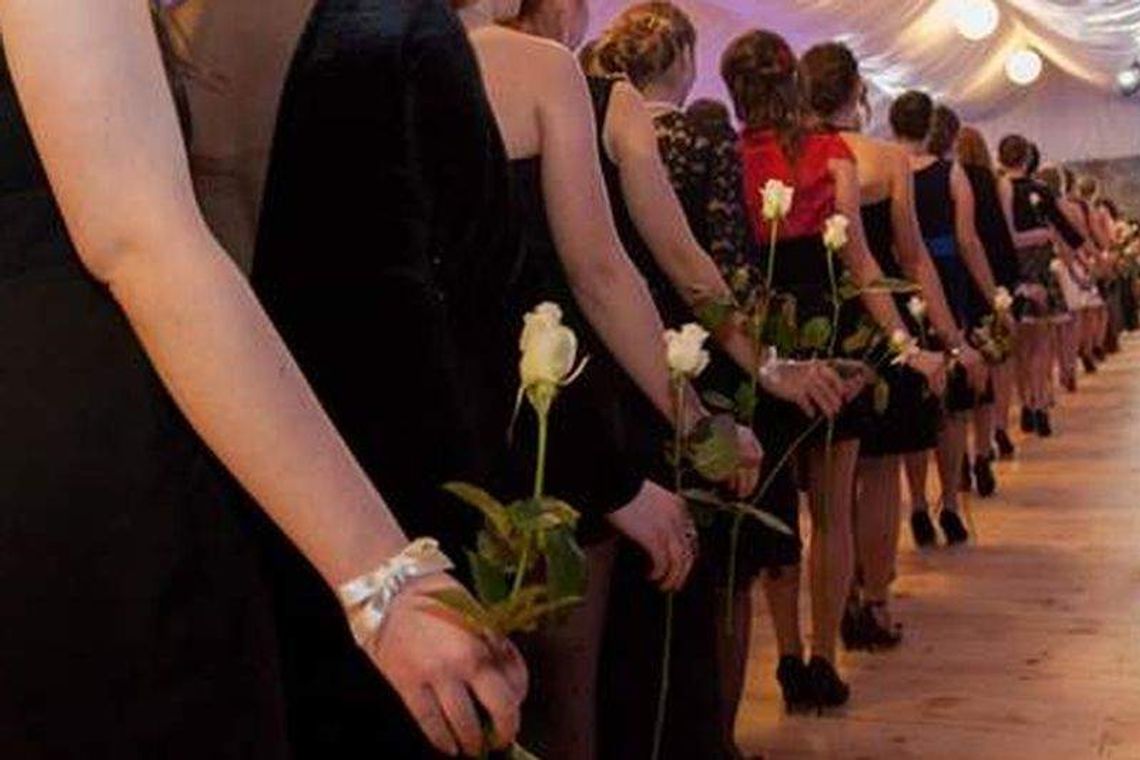 Wychowawca chciał żeby maturzyści płacili mu za naukę poloneza