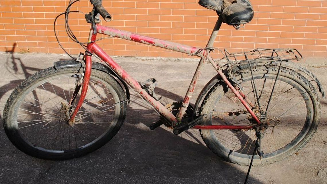 Wyciągnęli z rzeki rower a teraz szukają jego właściciela