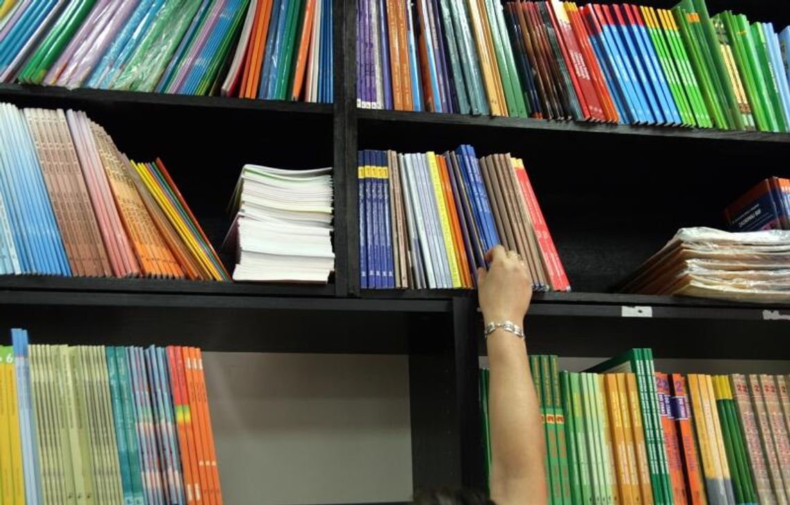 Wydawnictwa przekupują szkoły? Prokuratura: sprawa nie jest prosta Wydawnictwa przekupują szkoły? Prokuratura: sprawa nie jest prosta