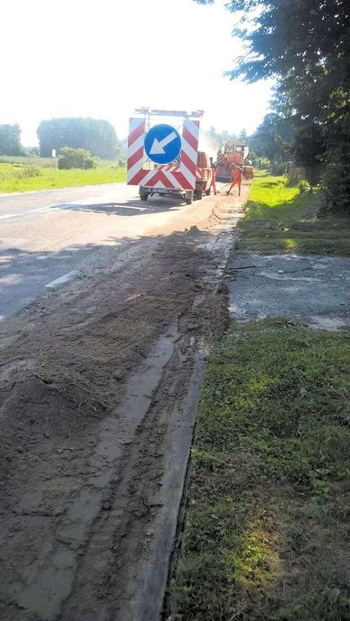 „Wydepczemy sobie chodnik”. Ruszyły prace po protestach mieszkańców