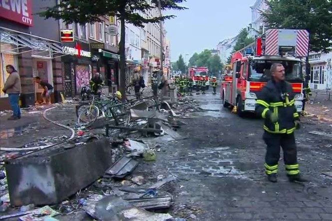 Wygląd ulic Hamburga niczym postapokaliptyczny obraz. Nowy bilans niespokojnej nocy