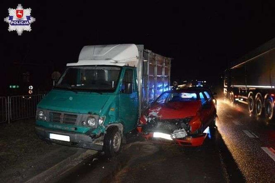 Wyjechał z bocznej drogi. Wprost pod dostawczego Lublina 