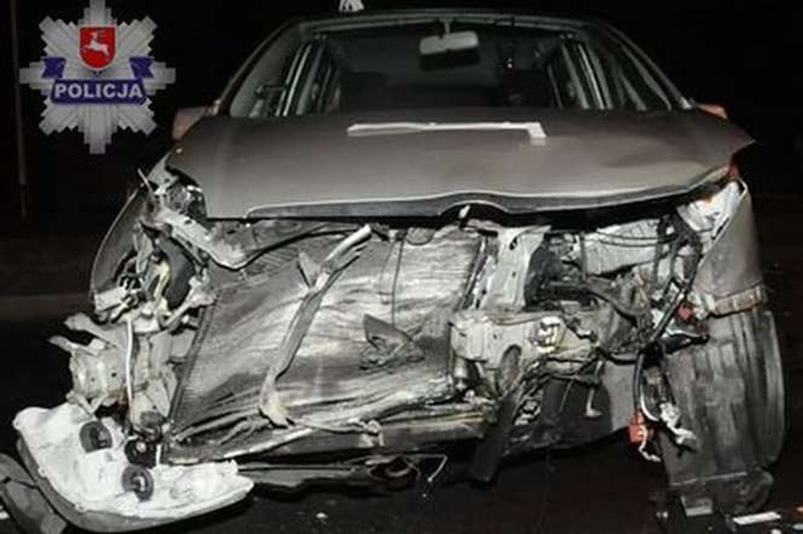 Wyjeżdżał z parkingu i zderzył się ze skodą. Trzy osoby w szpitalu