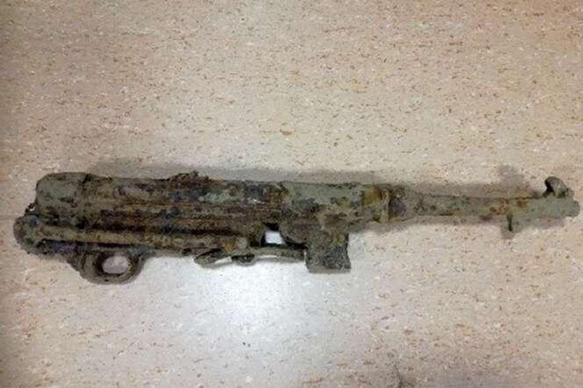 Wykopała w swoim ogródku karabin Wykopała w swoim ogródku karabin