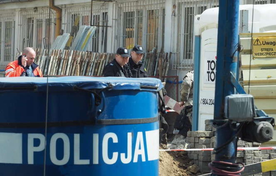Wykopali granaty przy kamienicy. Ul. 3 Maja częściowo zamknięta