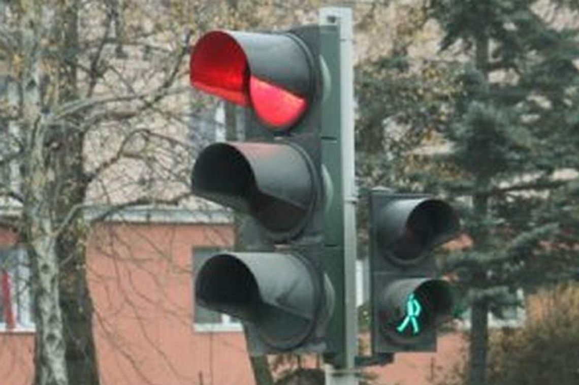 Wyłączą światła na przejściach dla pieszych w okolicy al. Tysiąclecia Wyłączą światła na przejściach dla pieszych w okolicy al. Tysiąclecia