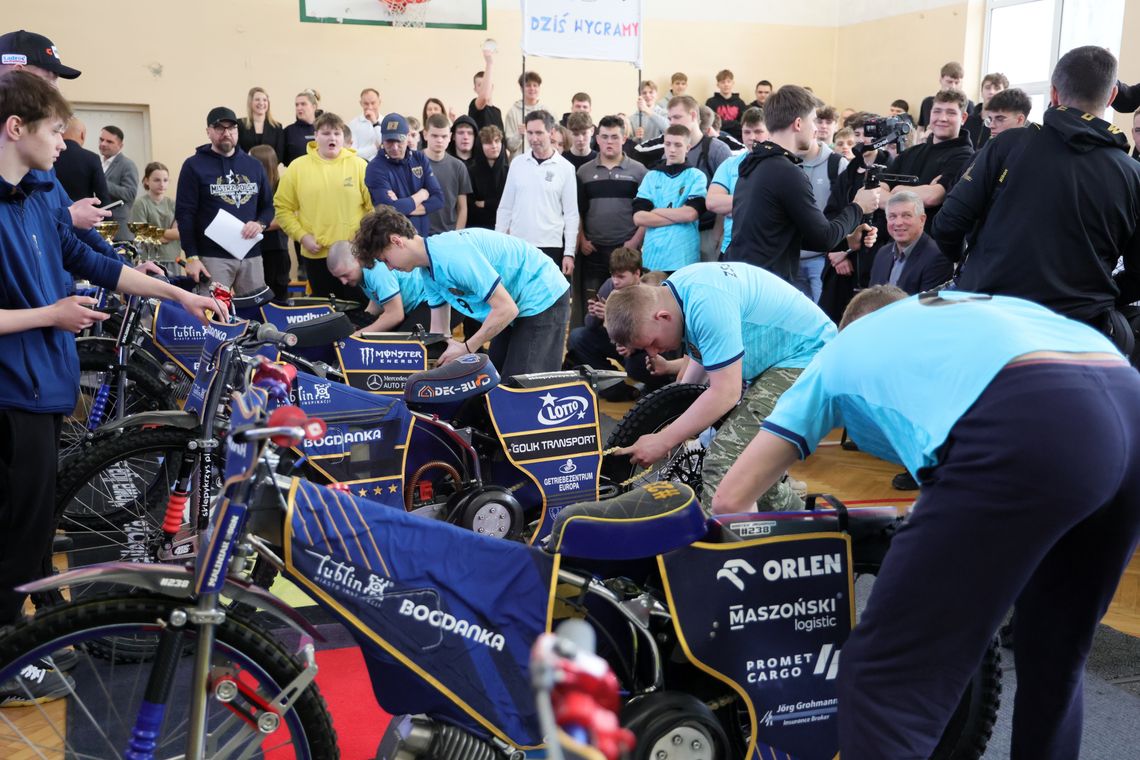 Wymiana opony na czas i wielkie emocje. Szkolne mistrzostwa w Lublinie