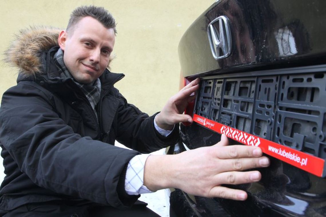 Wymień za darmo ramki pod tablicę rejestracyjną. Dziś w Chełmie