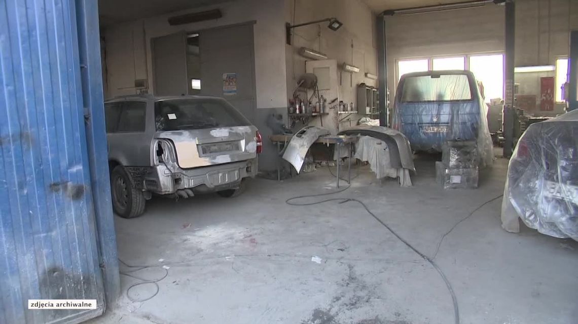 Wymienił żarówkę urzędniczkom skarbówki. Później miał same problemy