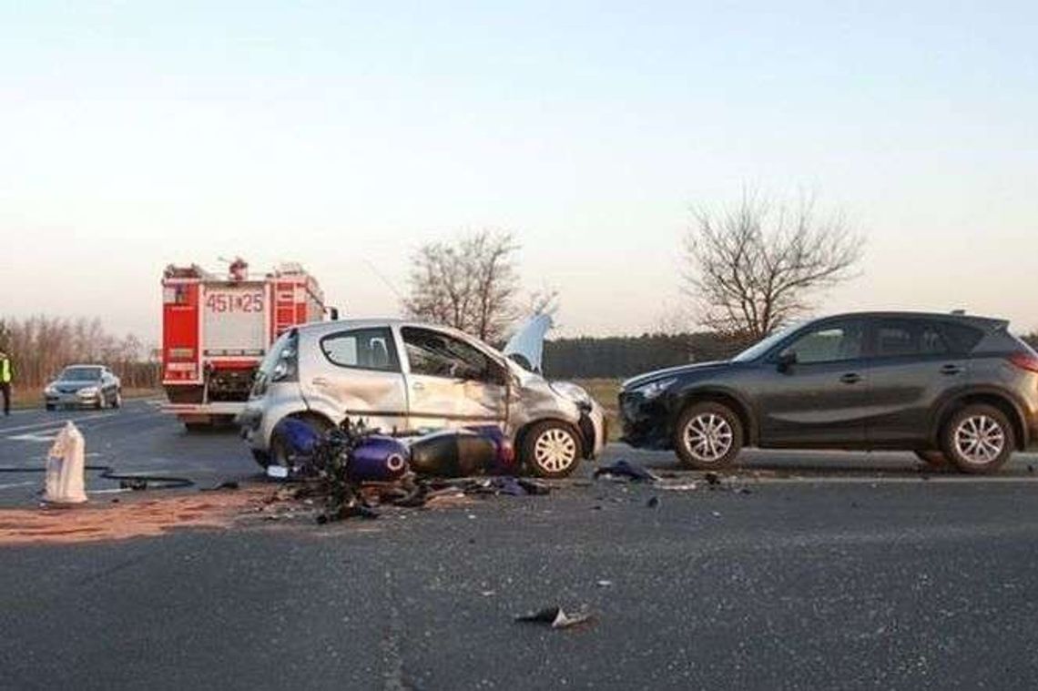 Wymusiła pierwszeństwo na motocykliście. Młody mężczyzna w szpitalu 