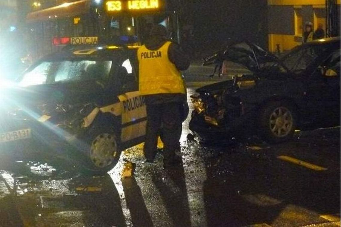 Wymuszenie pierwszeństwa przyczyną wypadku audi i radiowozu na al. Piłsudskiego Wymuszenie pierwszeństwa przyczyną wypadku audi i radiowozu na al. Piłsudskiego