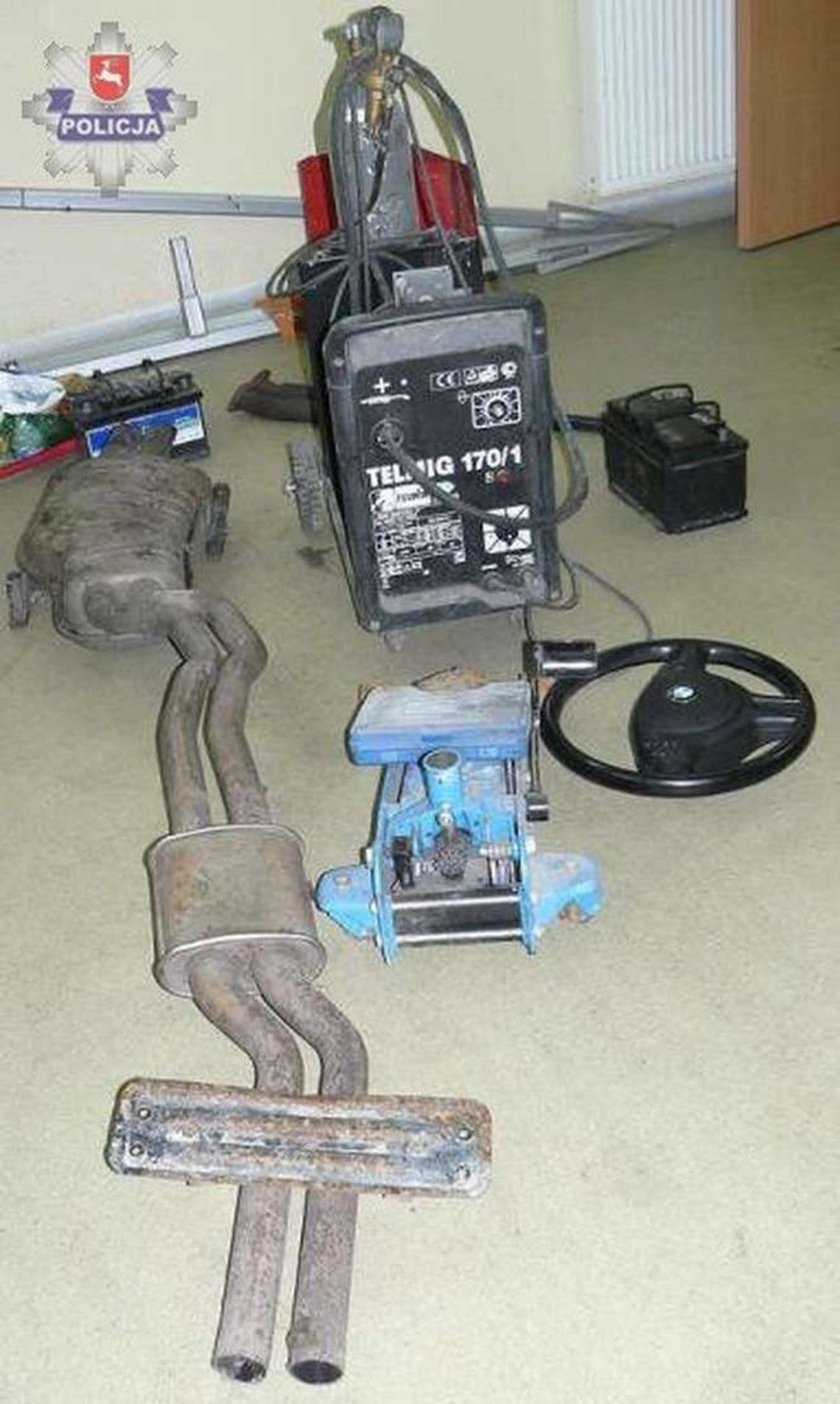 Wynieśli z garażu sprzęt i części za 7 tys. zł