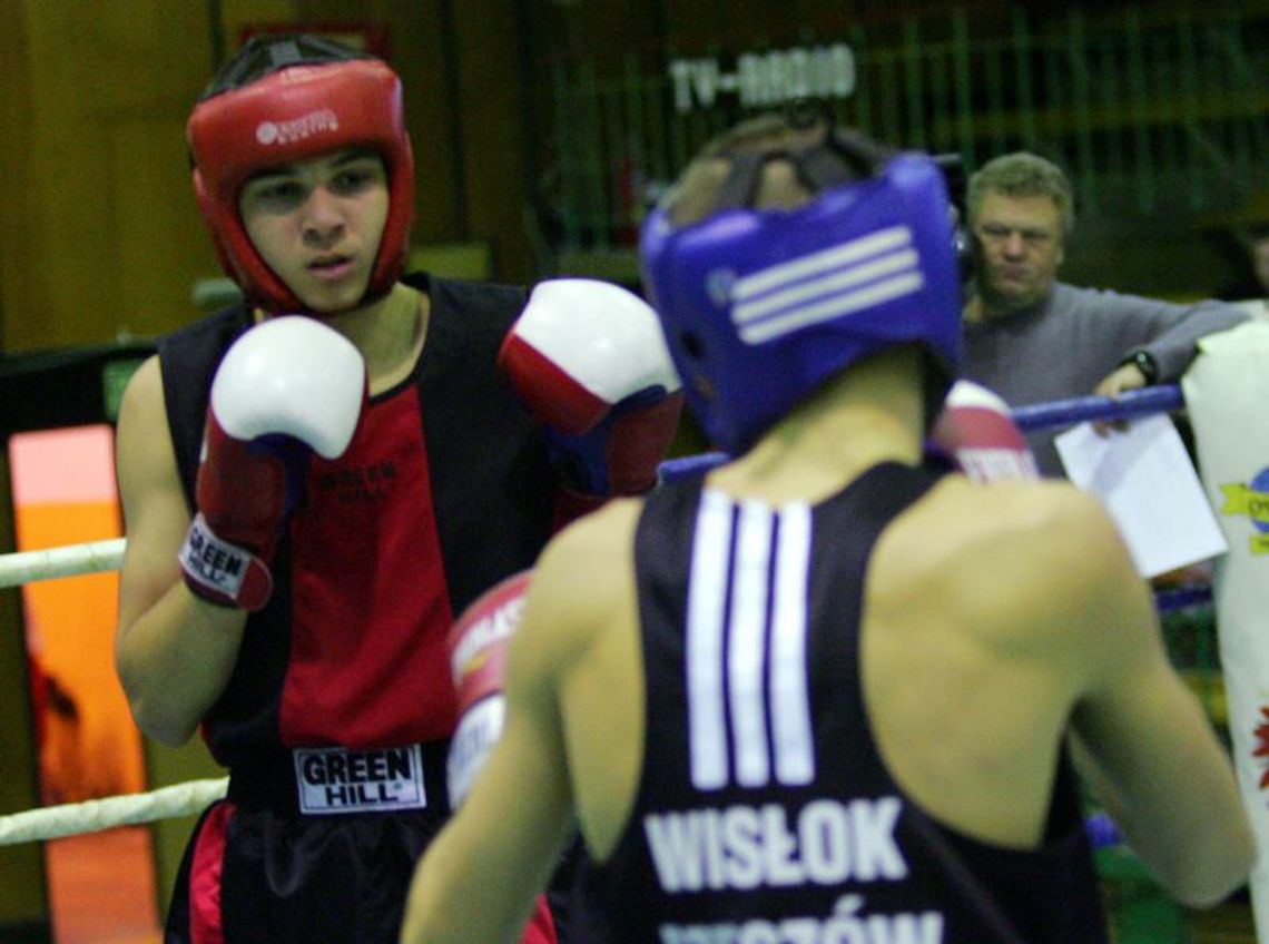 Wyniki międzywojewódzkich mistrzostw młodzików w boksie. Zdobyli trzy złote medale