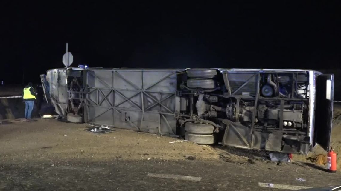 Wypadek autokaru. Dwie osoby nie żyją, 23 są w szpitalu