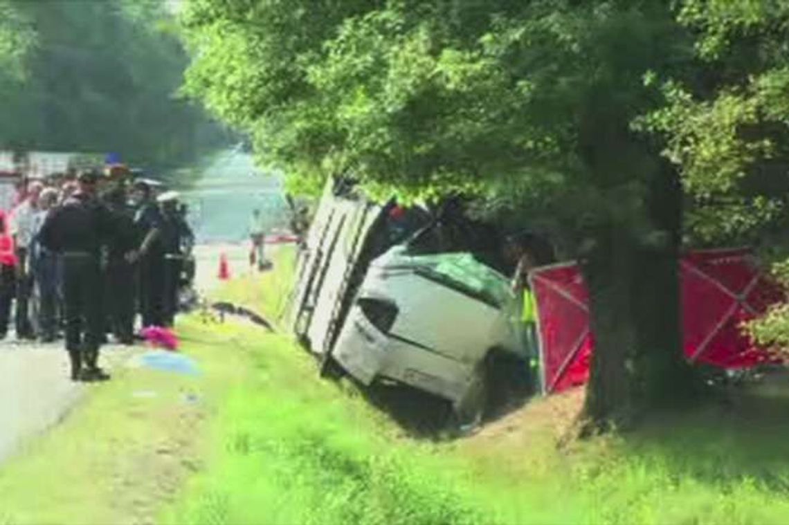 Wypadek autokaru koło Garwolina na drodze nr 17. Zginęły cztery osoby
